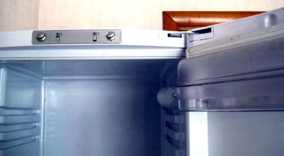 Перевесить двери холодильника в Звенигороде | Вызов мастера по холодильникам на дом